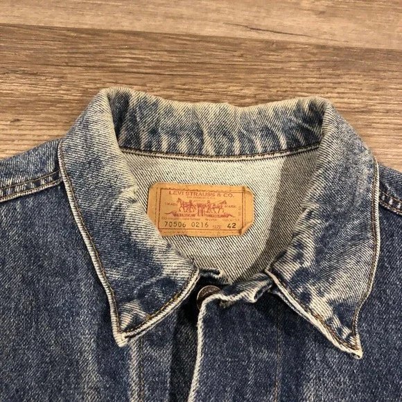 Vintage Levi's Trucker Jacket 42 Large Blue Jean Denim Pockets Button Front Men - Picture 11 of 14